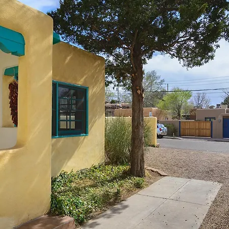Holiday home 2 Bedroom - 10 Min. Walk To Plaza - Poppy Santa Fe