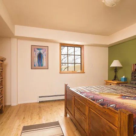 Holiday home 2 Bedroom - 10 Min. Walk To Plaza - Poppy