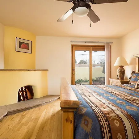Holiday home 2 Bedroom - 10 Min. Walk To Plaza - Poppy *