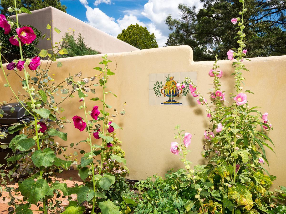 2 Bedroom - 10 Min. Walk To Plaza - Poppy Holiday home